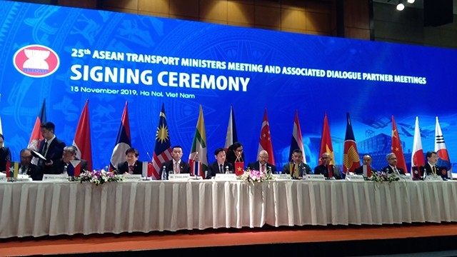 第十届东盟—韩国交通运输部长级会议。（图片来源：越通社）