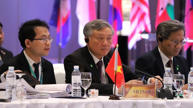 出席会议的越南代表。