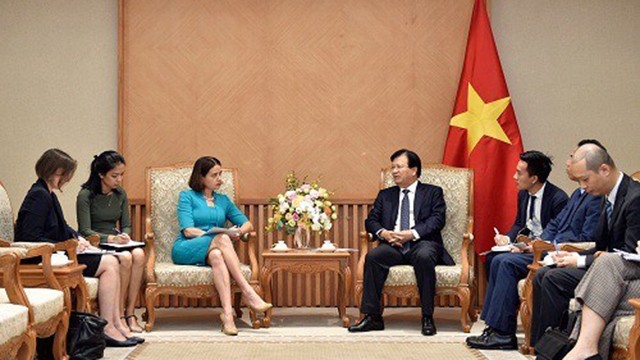 越南政府副总理郑庭勇会见澳大利亚驻越大使穆迪。