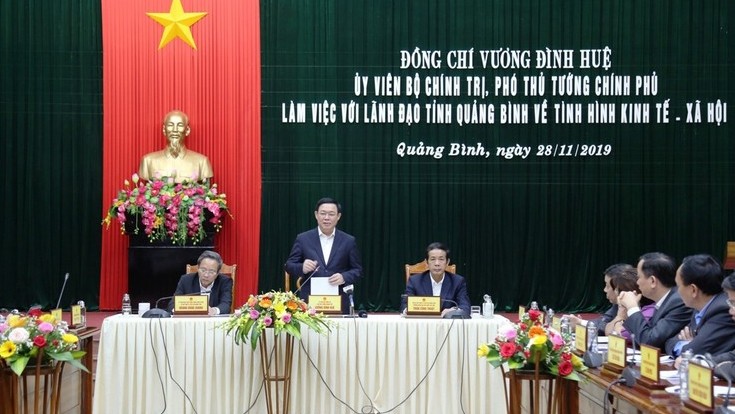越南政府副总理王廷惠赴广平省调研。（图片来源：VOV）