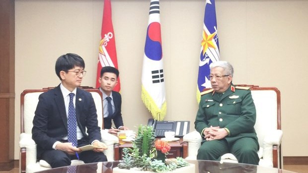 越南国防部副部长阮志咏会见韩国国防部副部长朴在民。