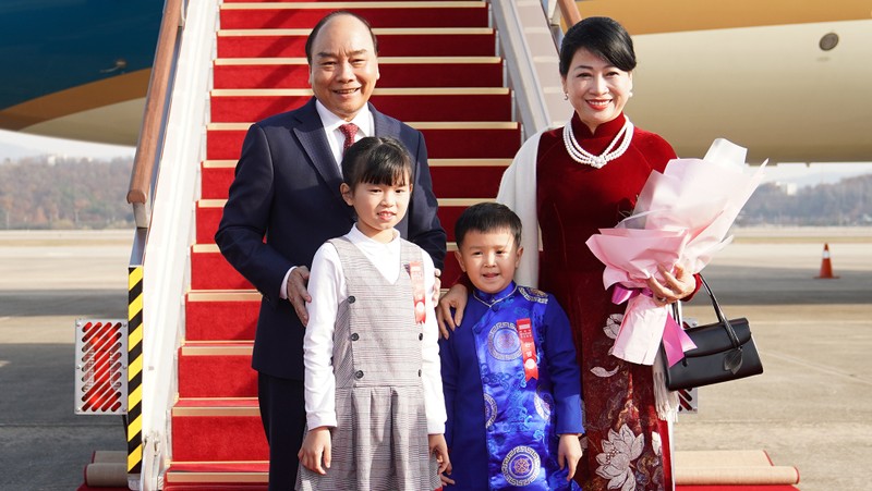 阮春福总理和夫人圆满结束访韩之旅。（图片来源：VGP）