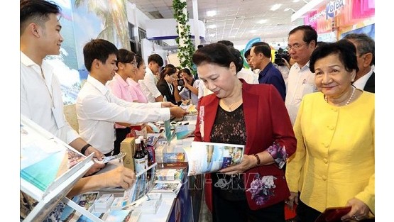 国会主席阮氏金银出席2019年芹苴国际旅游博览会。（图片来源： VGP）