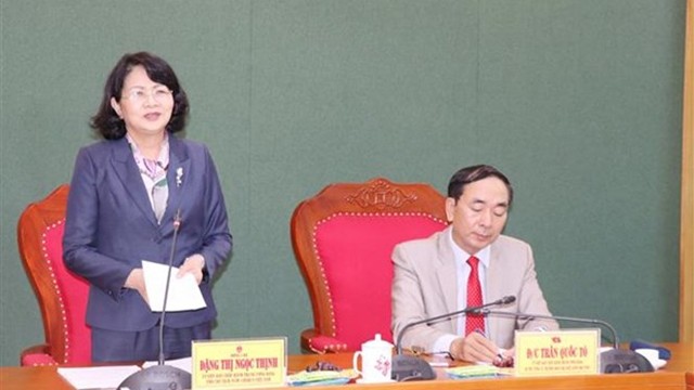 越南国家副主席邓氏玉盛莅临太原省调研。