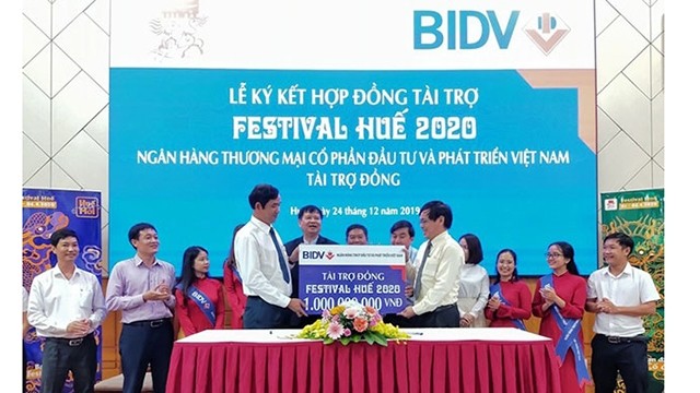 越南投资与发展股份商业银行为2020年顺化节提供10亿越盾资助。