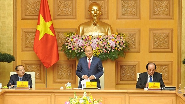 阮春福总理会见越南中小型企业协会代表团。（图片来源：陈海 摄）