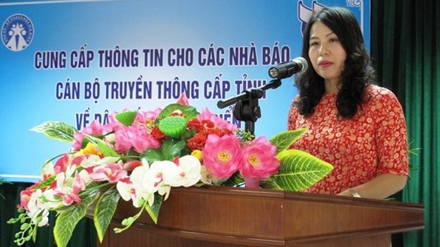 越南卫生部人口与计划生育总局教育传媒司副司长杜氏红在会上讲话。