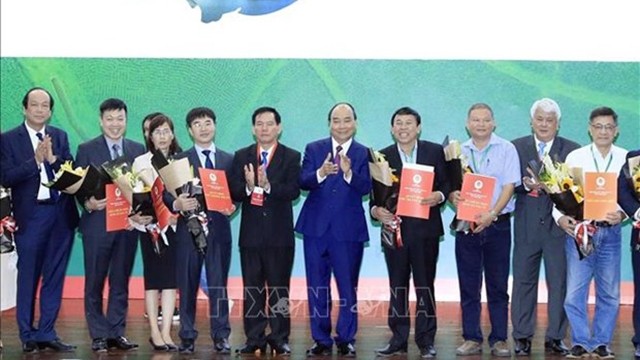 阮春福总理出席2020年茶荣省投资促进会。（图片来源：越通社）