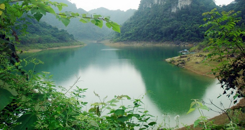 高平省蜂尾湖之美。 