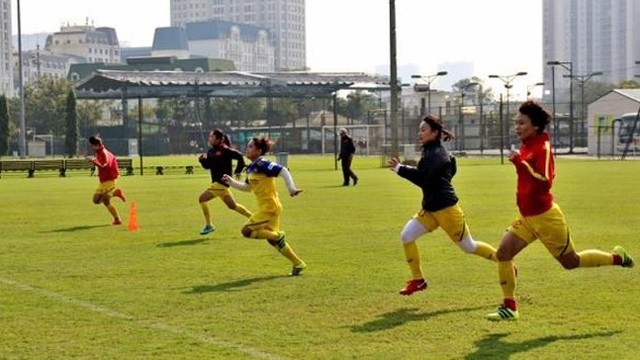 启程前往韩国前，越南女足队在越南集训。