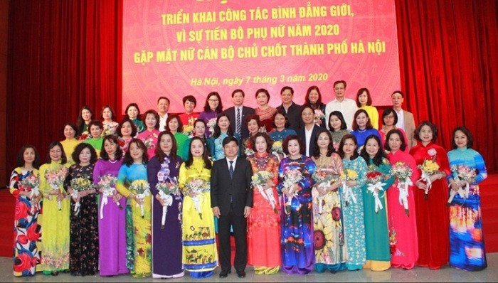 河内市女性干部庆祝三八妇女节。（图片来源：河内市政府门户网站）