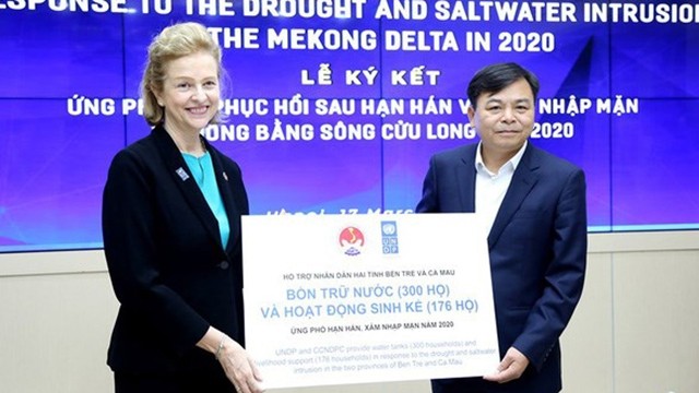 联合国开发计划署向九龙江三角洲人民提供总额为18.5万美元的援助资金。（图片来源：青年网报）