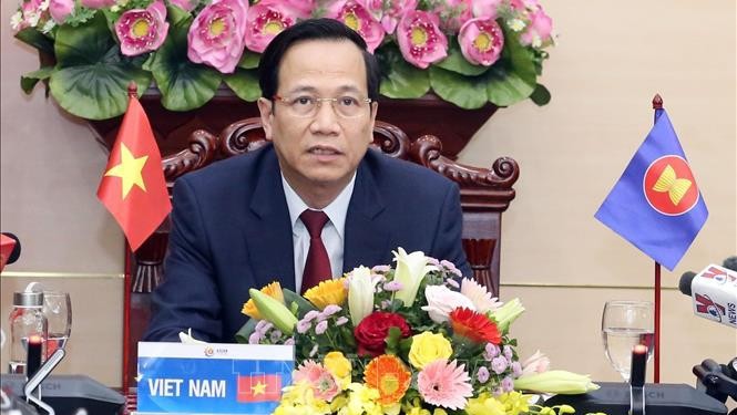 越南劳动荣军与社会部部长陶玉容发表讲话。（图片来源：越通社）