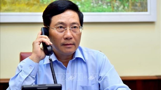 越南政府副总理兼外交部长范平明同俄罗斯外长拉夫罗夫通电话。