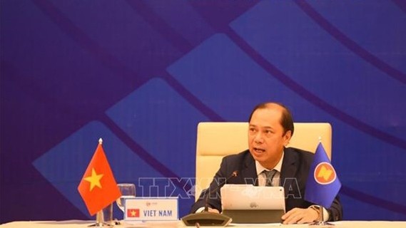 越南外交部副部长、越南东盟高官会代表团团长阮国勇主持第36届东盟峰会的系列筹备会议。