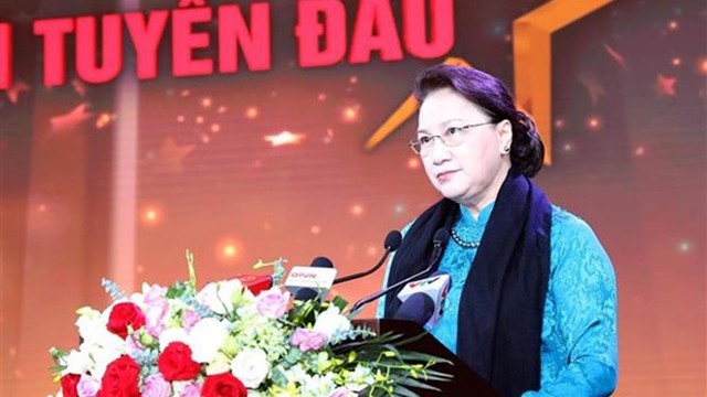 越南国会主席阮氏金银在会上发言。（图片来源：越通社）