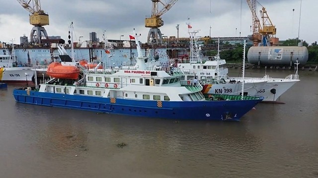 红凤凰花船预计将于2020年7月内投入运营，满足白龙尾岛和陆地之间的客运和货运需求。