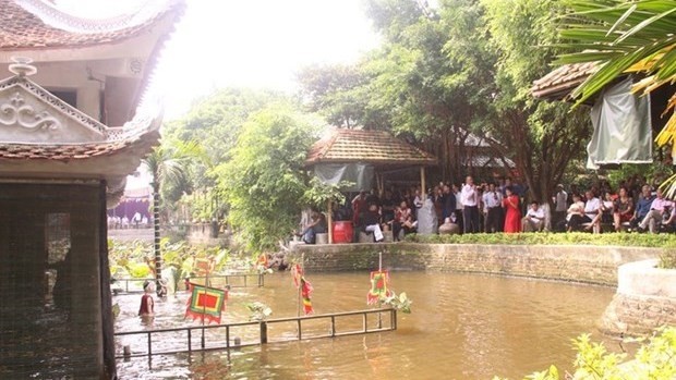 北宁省顺成县的独特的同鱼村水上木偶戏。