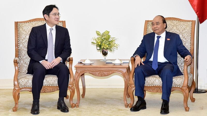 阮春福总理会见三星集团副总裁李在镕。（陈海 摄）