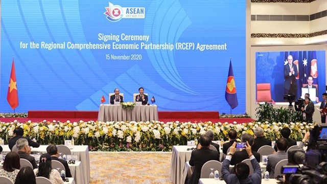 越南政府总理阮春福见证RCEP的签署。