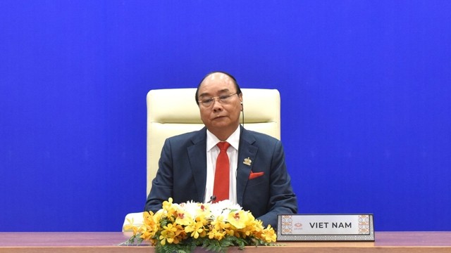 阮春福总理出席亚太经合组织第27次领导人非正式会议开幕式。（陈海 摄）