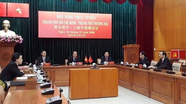 胡志明市委副书记阮胡海与上海市委副书记于绍良举行视频会议。