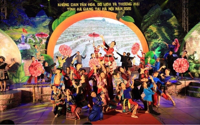 河江省特色文化艺术在河内亮相。（图片来源：人民报网）