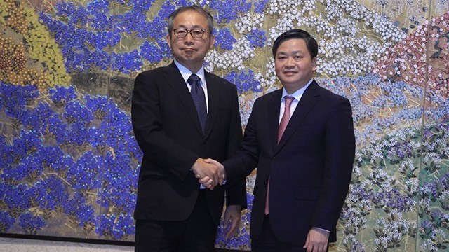 日本驻越南大使会见越南工商银行董事长。