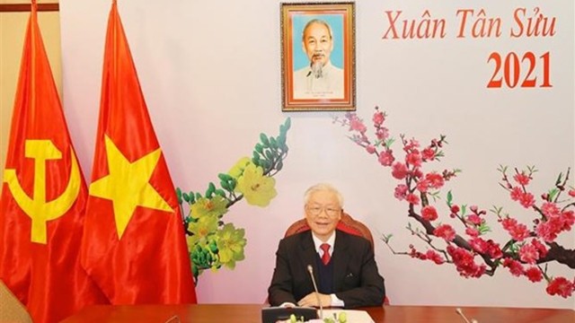 越共中央总书记、国家主席阮富仲与老挝人民革命党中央总书记通伦·西苏里通电话。