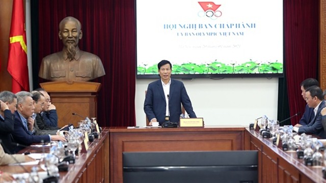 越南文化体育与旅游部长阮玉善在会上发表讲话。