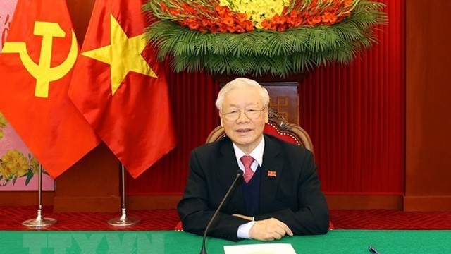 越共中央总书记、国家主席阮富仲与老挝人民革命党中央委员会总书记、政府总理通伦·西苏里通电话。