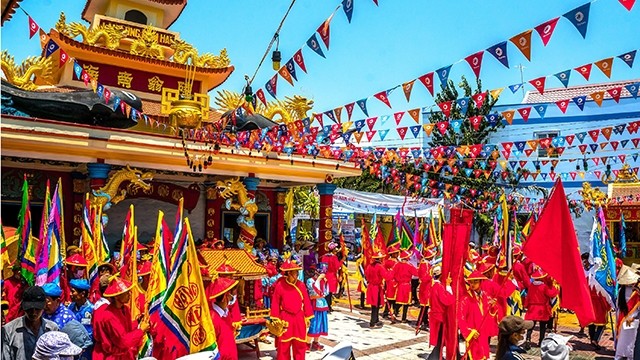 越南金瓯省笃江迎翁节被列入国家级非物质文化遗产名录。