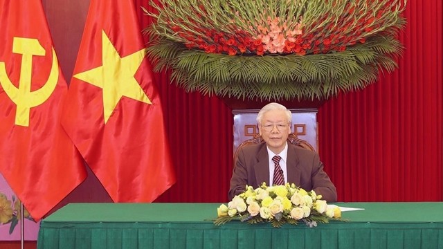 越共中央总书记、国家主席阮富仲与统一俄罗斯党主席梅德韦杰夫通电话。
