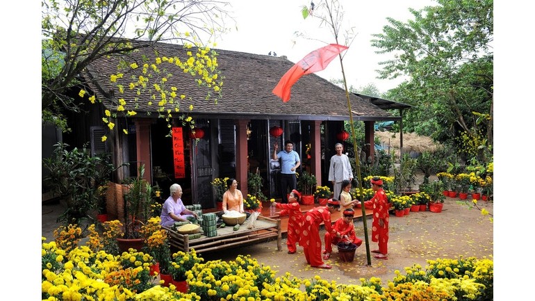 附图：越南民族传统春节习俗。