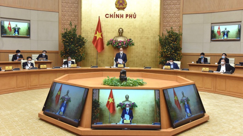越南政府总理阮春福主持政府常务会议。（陈海 摄）