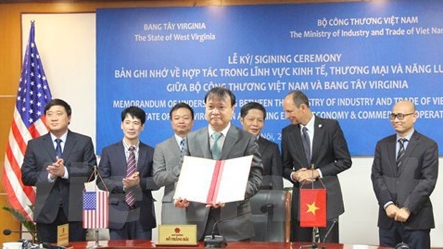 越南工贸部与美国西弗吉尼亚州签署了合作备忘录。