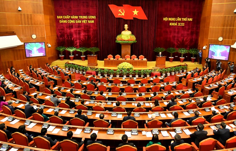 越南共产党第十三届中央委员会第二次全体会议闭幕式全景。（登科 摄）