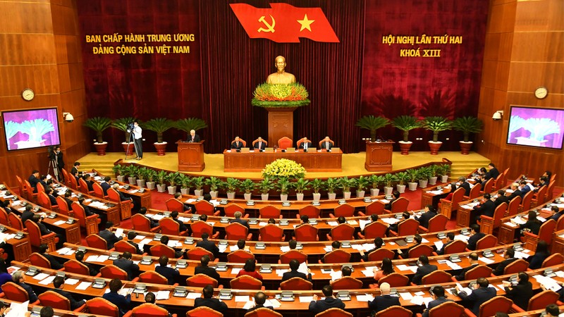越南共产党第十三届中央委员会第二次全体会议在河内开幕。（登科 社）
