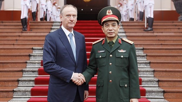 越南人民军总参谋长潘文江上将会见俄罗斯联邦国家安全委员会秘书尼古拉·帕特鲁舍夫大将。