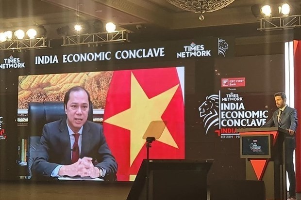 越南外交部副部长、东盟高官会越南代表团团长阮国勇出席2021年印度经济会议。（图片来源：外交部）