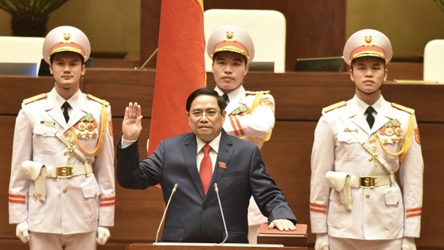 政府总理范明正宣誓就职。（陈海 摄）