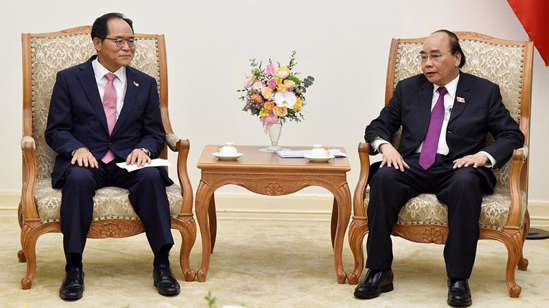 阮春福总理会见韩国驻越南大使朴能运。（图片来源：陈海 摄）