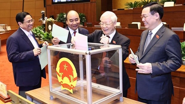 越南党和国家领导人投票选举新一届领导班子。（图片来源：越通社）