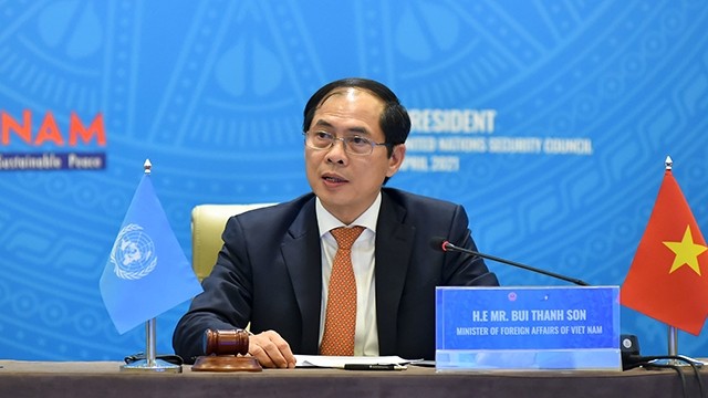 裴青山部长主持联合国安理会部长级公开辩论会。