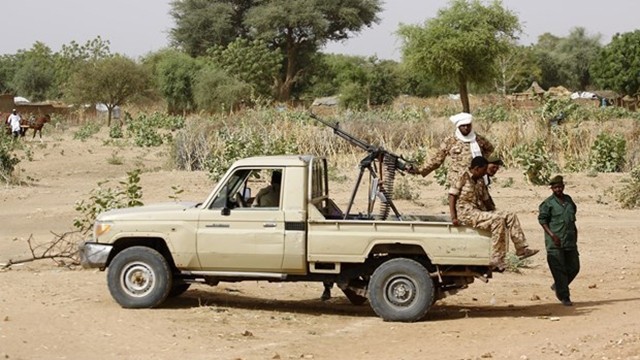 苏丹安全部队在西达尔富尔州杰尼纳（El Geneina）巡逻。（图片来源：越通社）