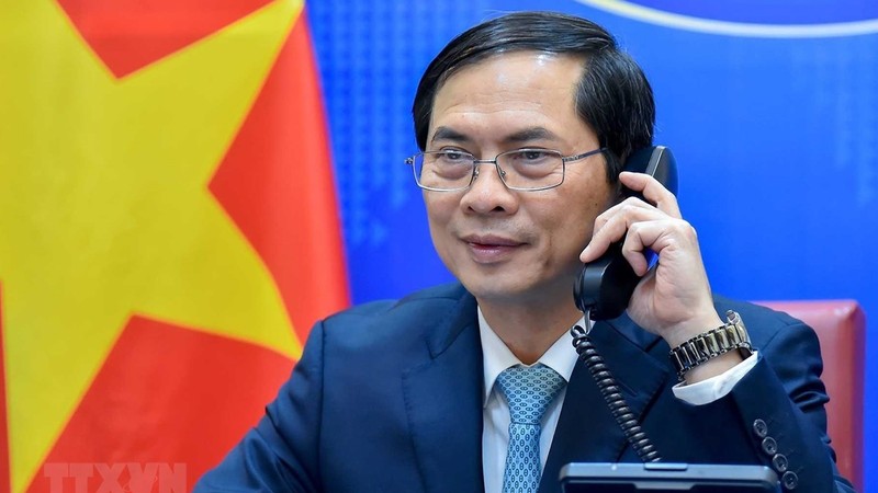 越南外长裴青山与摩洛哥外交、非洲合作和摩洛哥侨民部长纳赛尔•布里达通电话。