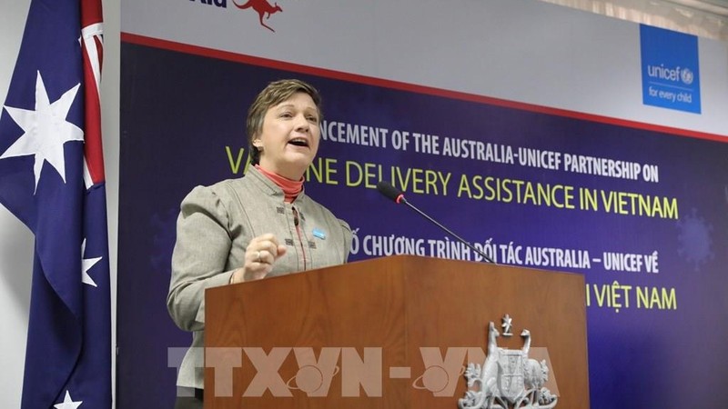 联合国儿童基金会驻越南代表处首席代表花楠发表讲话。（图片来源：越通社）