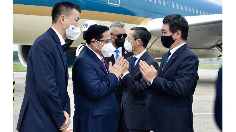 越南政府总理范明正赴印尼出席东盟领导人会议。（图片来源：VGP）