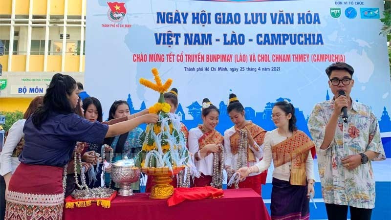2021年越老柬三国文化交流活动吸引三国数百名大学生参加。