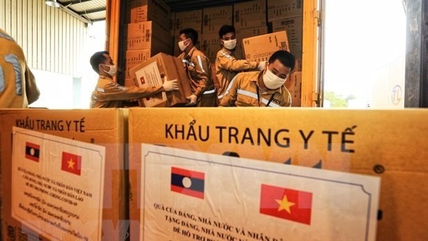 越南向老挝赠送的医疗物资。（图片来源：越通社）